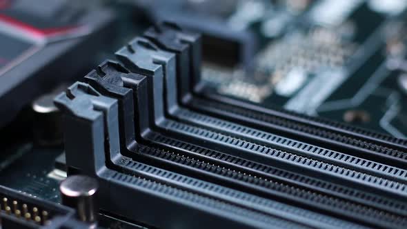 Ram Slots On a Motherboard 01 alt