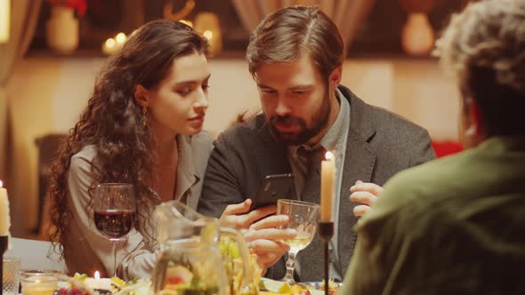 Showing Photo To Boyfriend alt