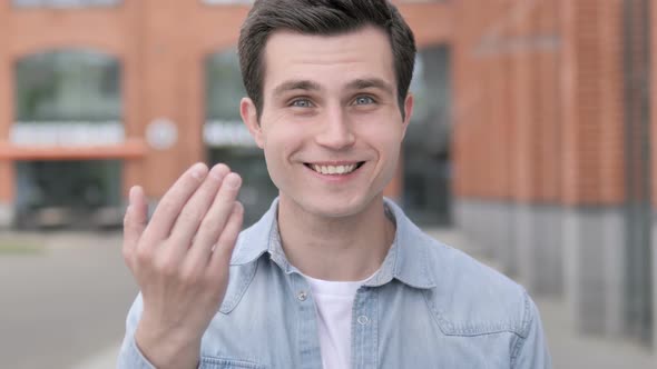 Outdoor Young Man Inviting People alt