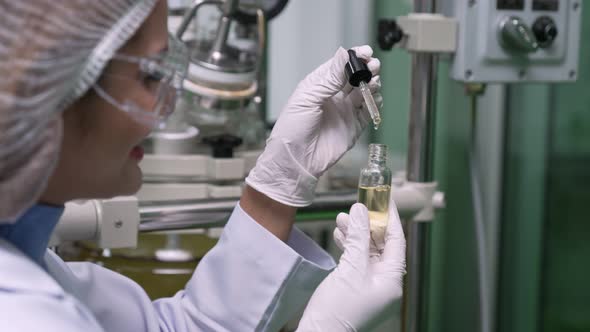 Scientist Test CBD Hemp Oil Product in Curative CBD Lab alt