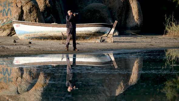 Tourist Photographer in Nature alt