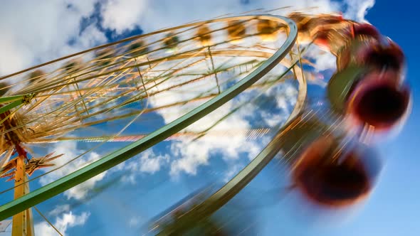 Ferris wheel in amusement park 4k timelapse alt