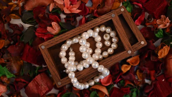 Pearl Jewelry in Wooden Box