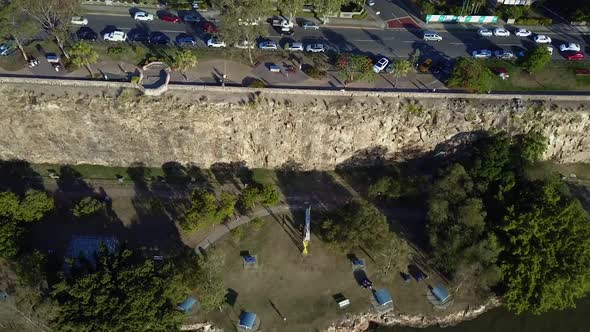 Aerial shot of Kangaroo Point Cliffs along Brisbane River, Queensland alt
