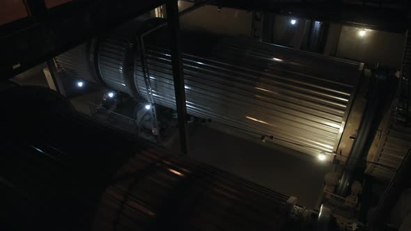 Huge Barrel That Rotates a Rotor alt