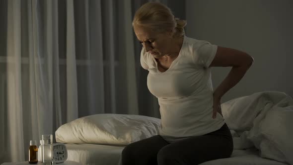 Lady in Her 50 Cannot Sleep Due to Acute Pain in Lower Back and Kidneys, Health alt
