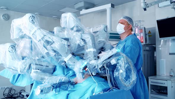 Surgical Robot Perform an Operation alt