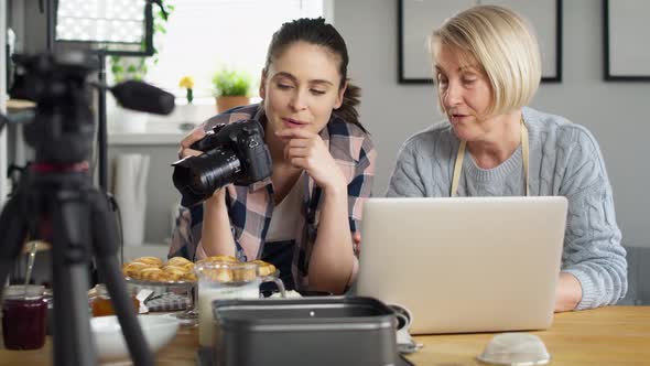 Video of teaching filming a video blog. Shot with RED helium camera in 8K. alt