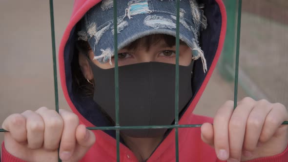 Sad Eyes in Mask alt