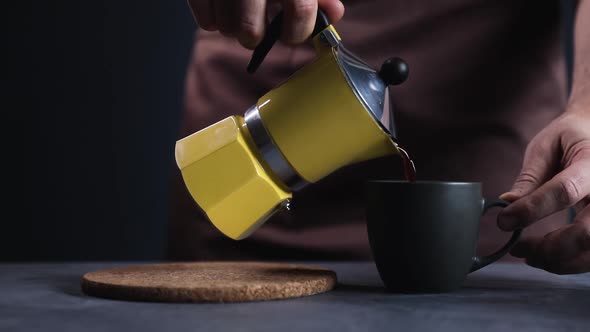 Coffee Espresso in Yellow Moka Pot alt