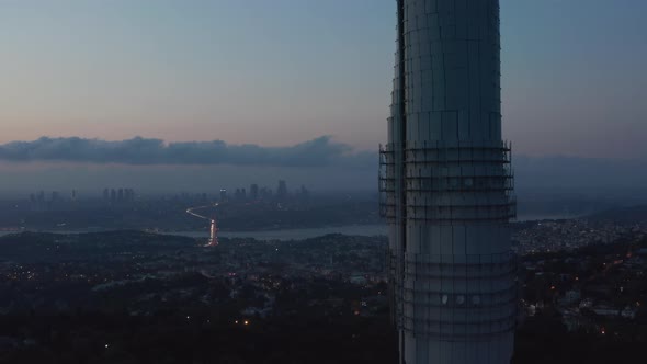 Blinking Flashing Lights on Istanbul TV Tower with Amazing View Over All of Istanbul, Aerial Crane alt