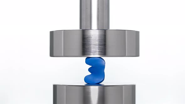 The Appearance of the Number Three When Lifting the Rod From a Hydraulic Press alt