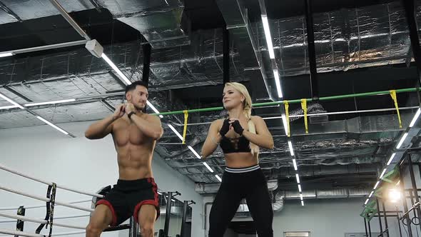 Sport Couple Training in the Gym alt