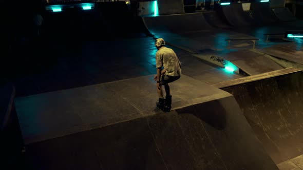 Young Friends Training Tricks Together Ramp Outdoors alt