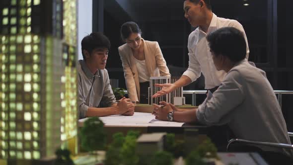 Business people meeting alt