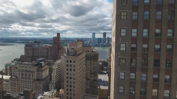 Aerial shot of Manhattan district in New York, USA alt
