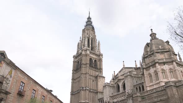 Bell tower of Toledo Cathedral alt