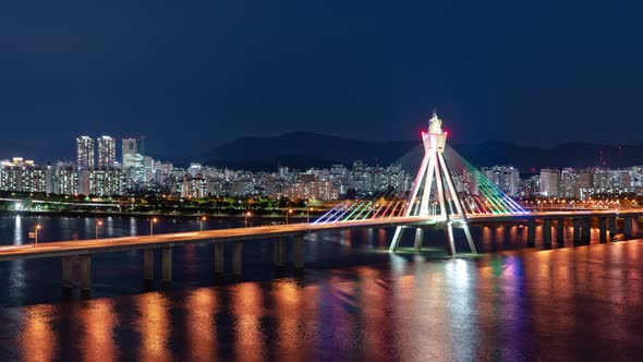 Seoul Jamsil Bridge Night Traffic
