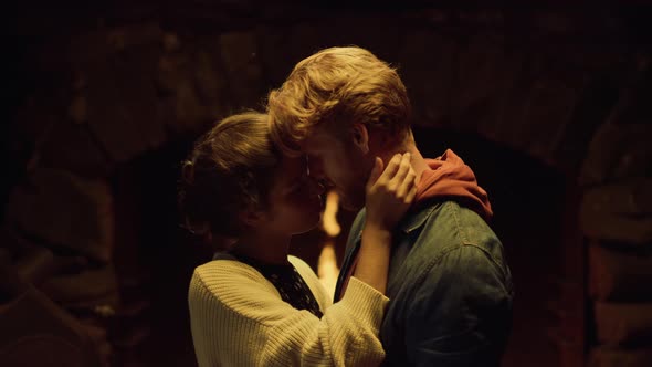 Closeup Dancing Lovers Spend Romantic Evening alt