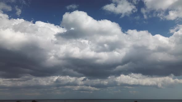 Clouds Fast Movement to the Background in the Sky in Venice alt