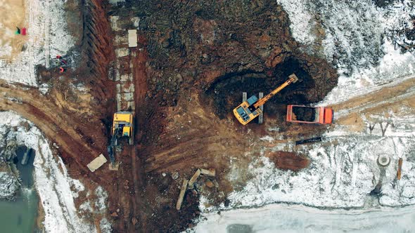 Fast Motion of Digging Machines Working at the Excavation Site alt
