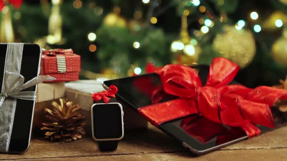 Tablet Pc Smart Phone and Smartwatch for Christmas 1 alt