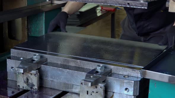 Operator Stamping Metal Sheet By Pressing Machine Cnc Control Metal Pressing Machine High Precision