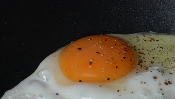 Fried Egg with Salt and Pepper 94 alt