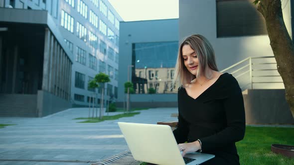 Using Technology Outdoors alt