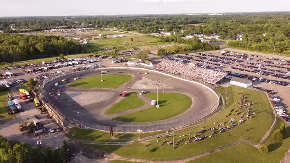 Stock Car Racing At The Oval Tracks Of  Flat Rock Speedway In Monroe County In The U.S. State Of Mi alt