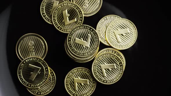 Rotating shot of Bitcoins (digital cryptocurrency) - BITCOIN LITECOIN 340 alt