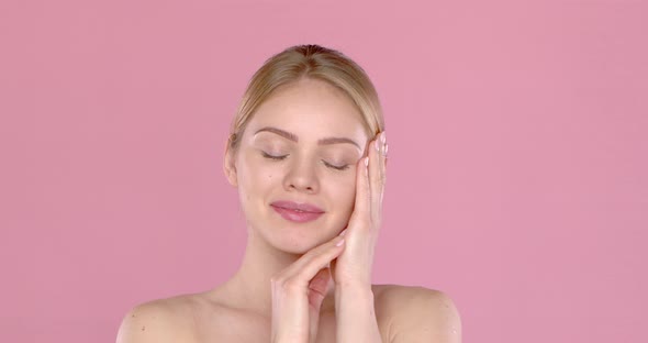 Young Beautiful Woman Bare Shoulders Portrait alt