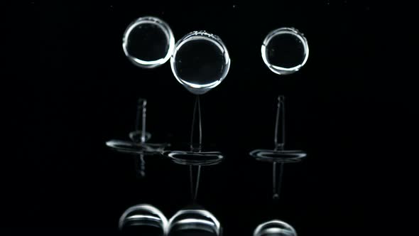 Acrylic sphere and water, Slow Motion alt