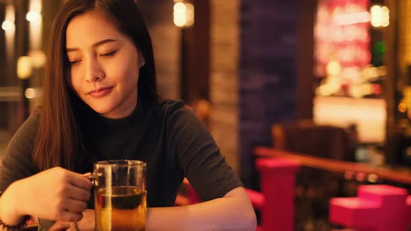 Traveler Asian blogger women travel in Bangkok, Thailand, beautiful female alt