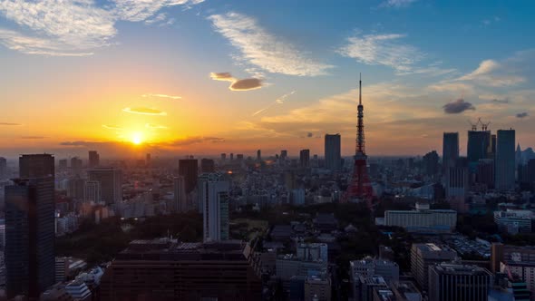 4K Day to Night Timelapse buildings and skyscraper of Tokyo city, Japan