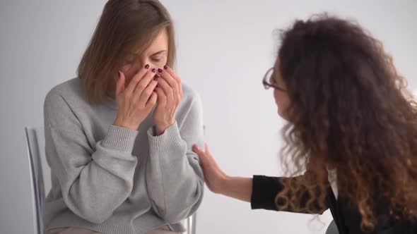 Girl Gesturing Talks About a Traumatic Experience From the Past Despair and Pain Emotions alt
