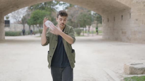 Professional Street Magician Performs Impressive Sleight of Hand Card Trick alt