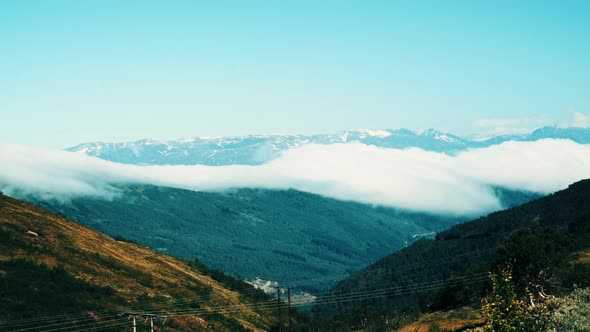 Clouds over Mountains, Norway. Timelapse alt