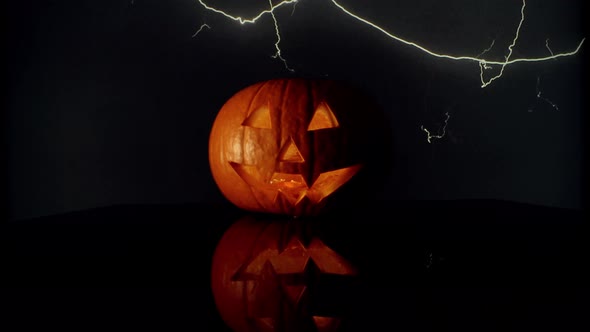 Scarry halloween pumpkin head with face alt