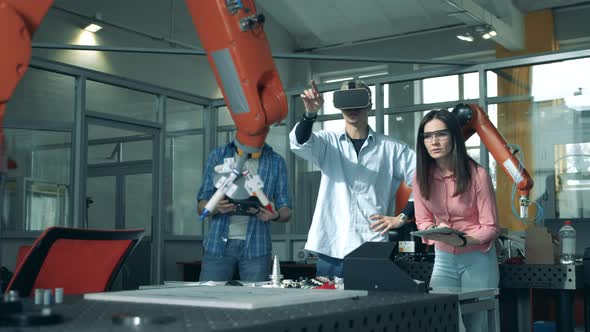 VR-experiment Is Being Held By a Team of Robotics Researchers. Modern Education, Innovative alt