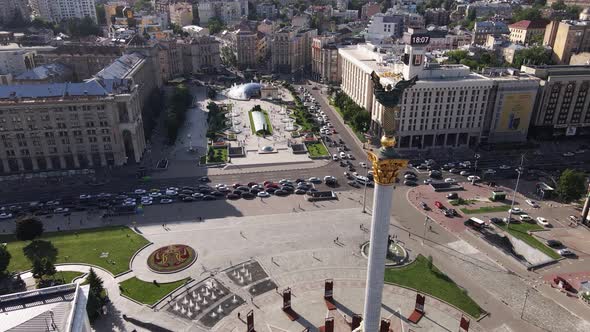 Ukraine: Independence Square, Maidan. Aerial View alt