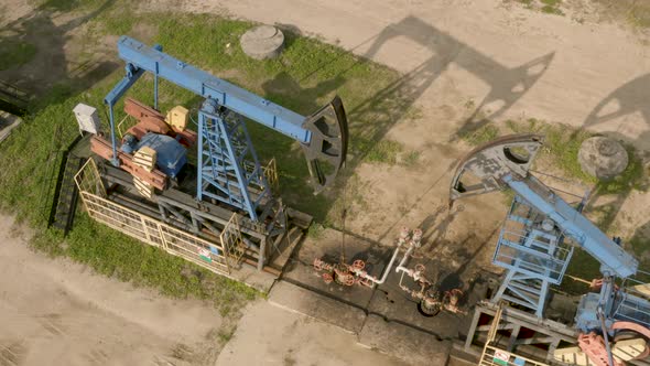 Oil Pumps Working in the Field alt