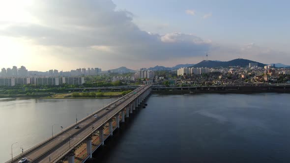 Seoul Han River Banpo Bridge Traffic
