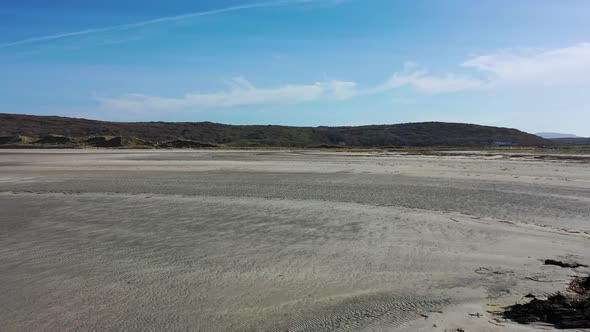 Flying Deep Over Cashelgolan Beach, Castlegoland, By Portnoo in County Donegal - Ireland alt