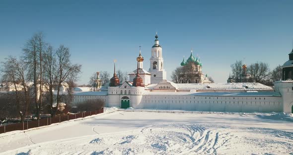 White Monastery In The Winter Russian City Of Pereslavl Zalessky alt