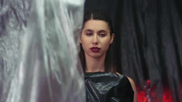 Ecology Fashion Zero Waste Plastic Woman Trash alt