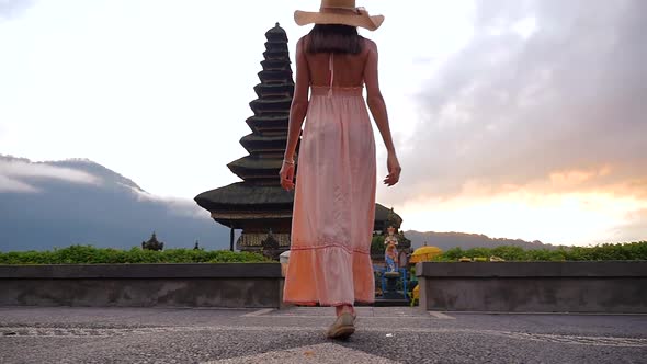 Beautiful travel to Bali alt