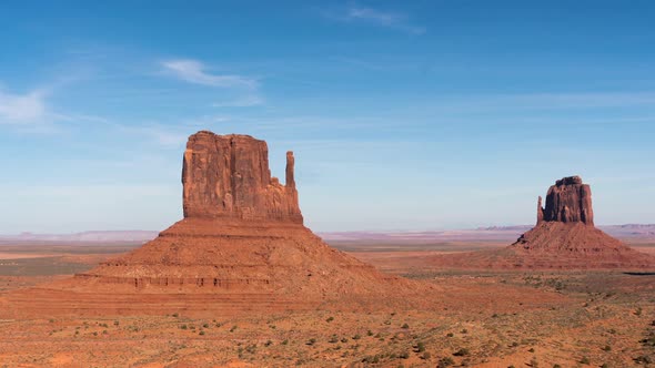 Time lapse in Monument Valley during day time. alt