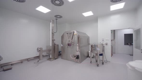 The Automated Equipment During the Working Process of Medicine Manufacturing