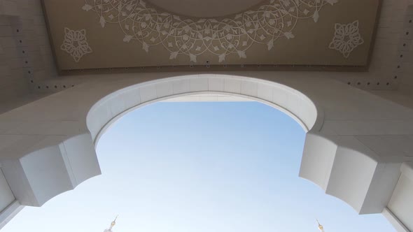 Architectural details of Sheikh Zayed Grand Mosque, Abu Dhabi. Tilt down shot alt